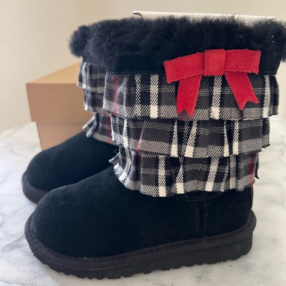 UGG Kids Eloise Black and Red Plaid Boots bow & ruffles Toddler 10 Like New